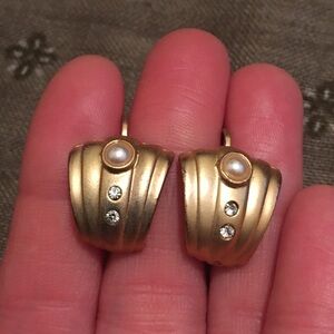 Vintage Gold Tone Faux Pearl Clip On Earrings